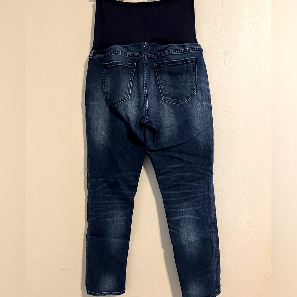 Gap maternity jeans, size 28!